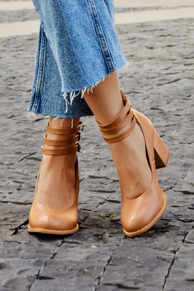 Casilda | Smooth sandals with ankle strap and chunky heel