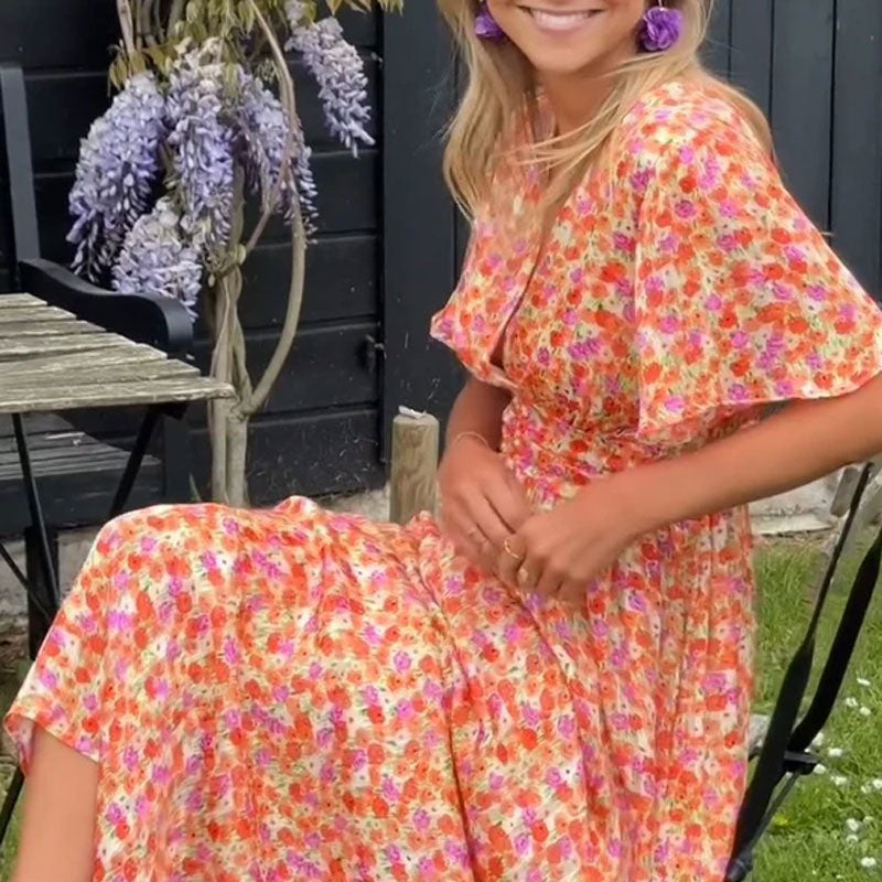 Agathe - Classic V-Neck Dress